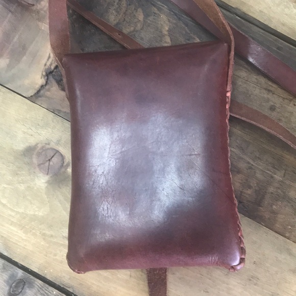Handmade leather crossbody purse - Picture 2 of 6